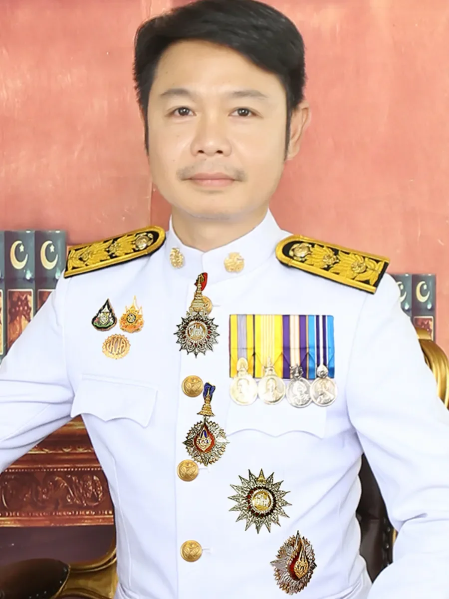 นายวัชรพัฒน์ ตันเสียงสม