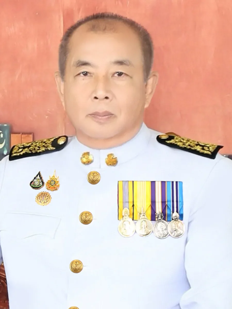 นายเชิดเกียรติ เชาวสกู