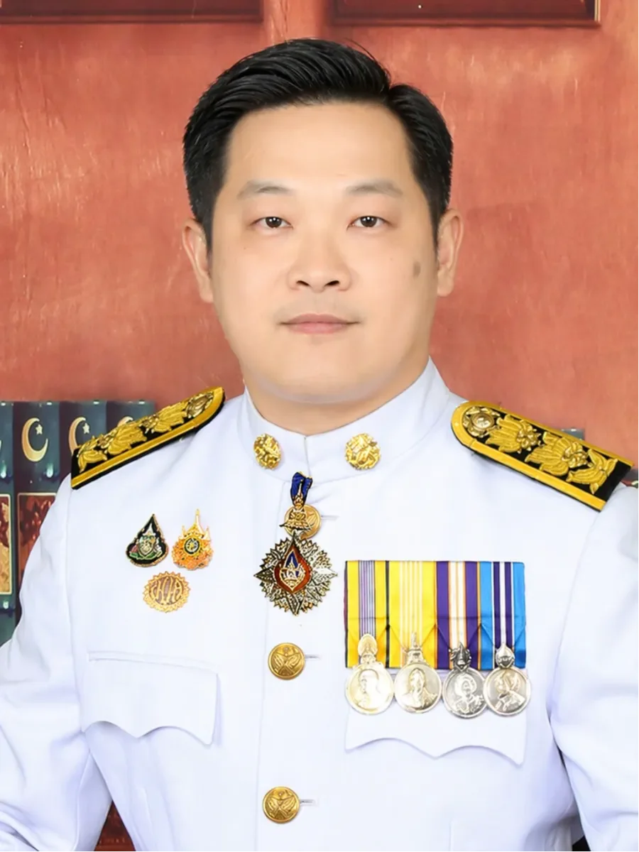 นายทศพล เปล่งเจริญศิริชัย