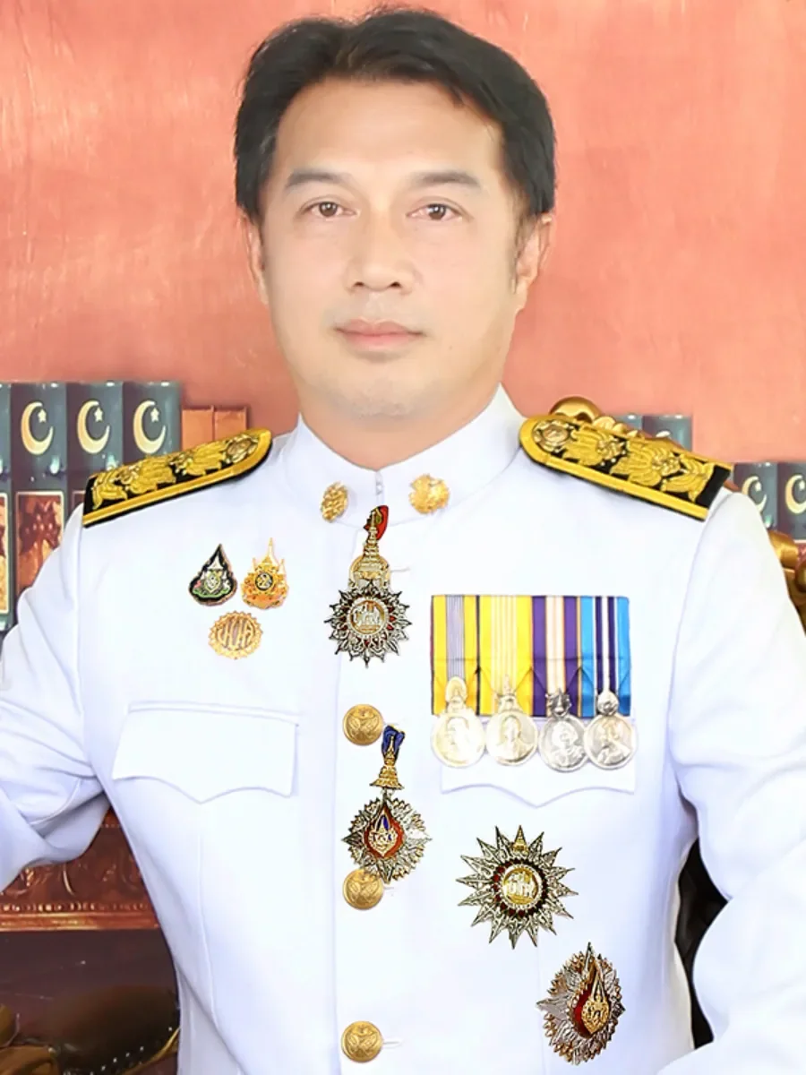 นายอภินัยน์ อัครวุฒิพันธ์ุ