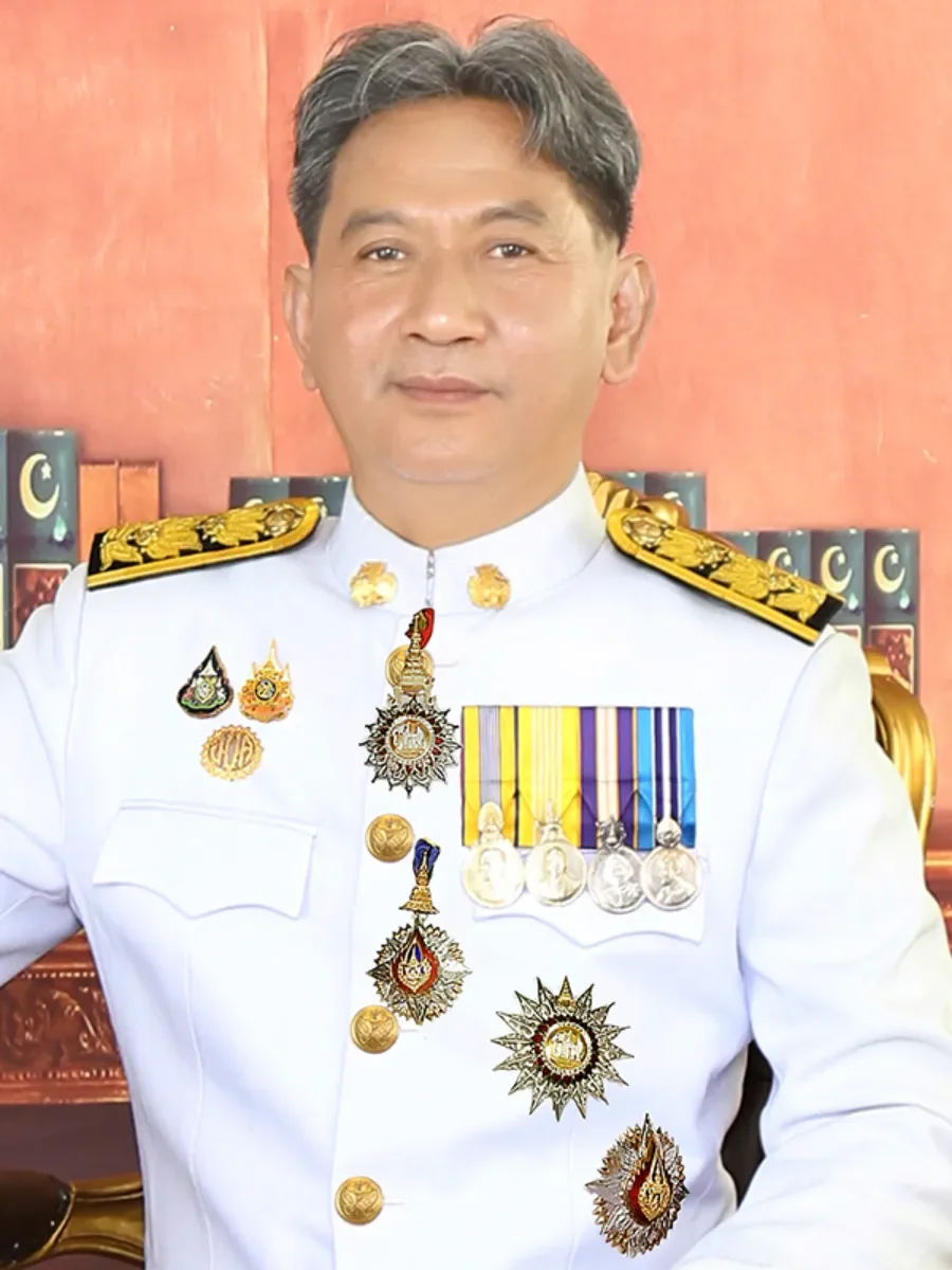 นายสุรศักดิ์ พุฒเขียว