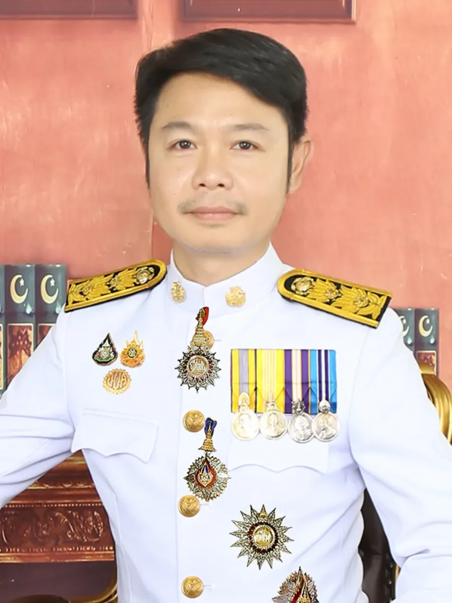 นายวัชรพัฒน์ ตันเสียงสม