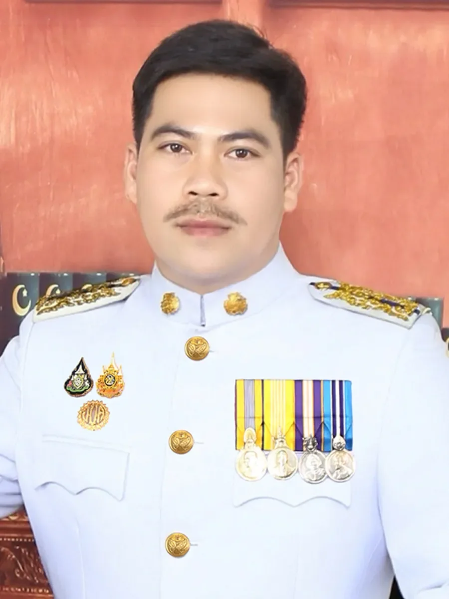 นายปริญญา แซ่ตั้น