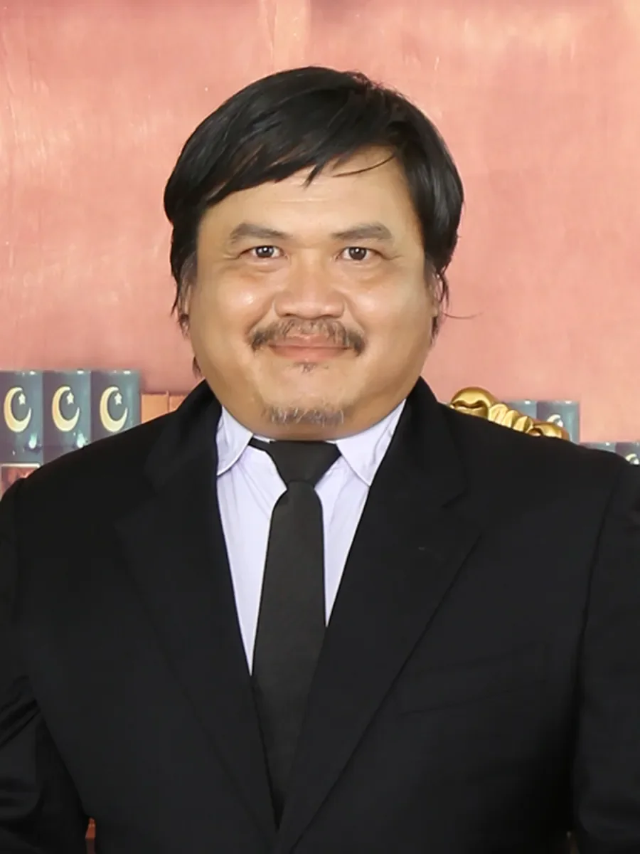 นายกนก พบสุภาพ