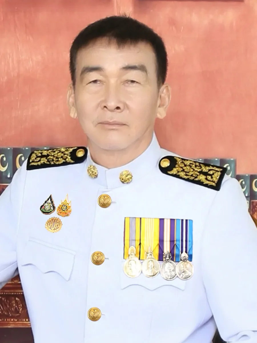 นายเดชา